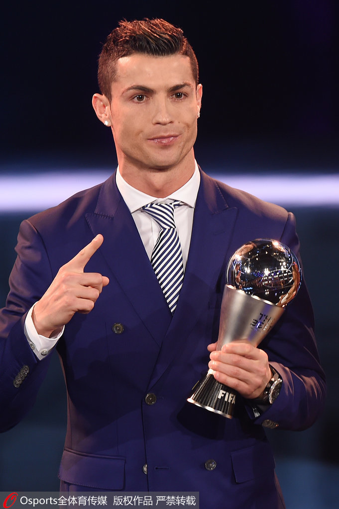 Shams：预计特雷·杨本月晚些时候复出，老鹰仍相信他