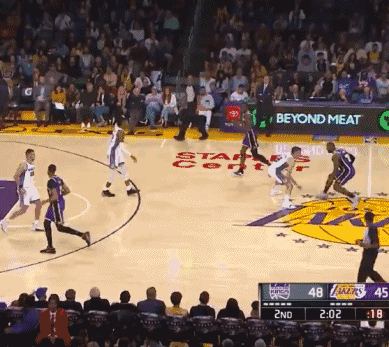 半场三分22中2！科尔：我们有很多优秀射手，命中率总会正常的（半场三分22投仅2中，科尔：我们射手多，命中率会回归正常）