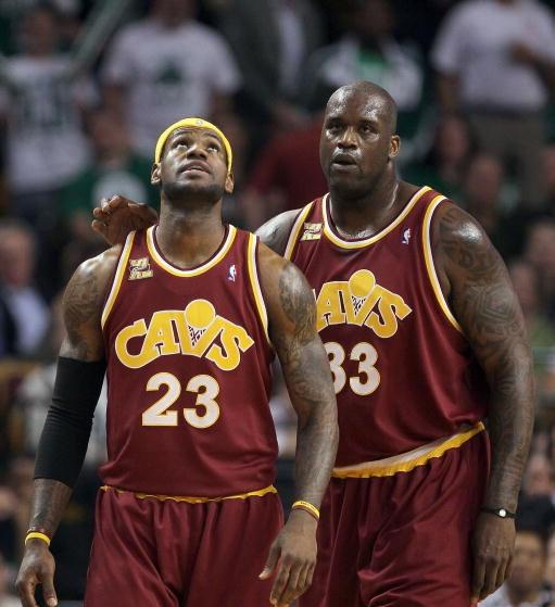 外媒：下赛季欧冠联赛阶段用球将采用白+薄荷绿+紫创新配色（曝欧冠下赛季比赛用球将启用白、薄荷绿与紫的全新配色）