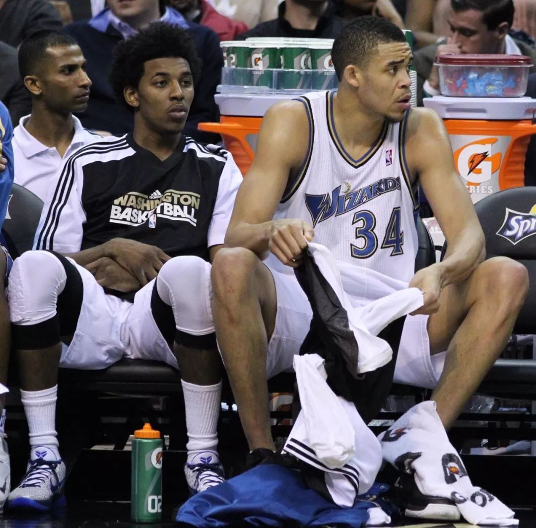 巴媒：若昂-戈麦斯的谈判有进展，曼联希望新年前能敲定交易（巴媒：若昂-戈麦斯谈判推进，曼联力争在新年前敲定交易）