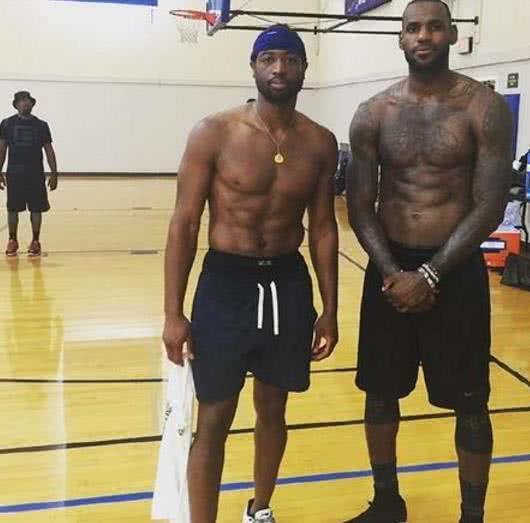 欧冠：利物浦2-0战胜马赛（欧冠赛场：利物浦2-0力克马赛）