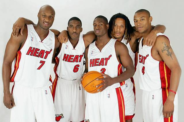 NBA杯战报：小贾伦·杰克逊24分，灰熊112-107击败快船（NBA季中锦标赛赛况：小贾伦·杰克逊砍下24分，灰熊112-107险胜快船）