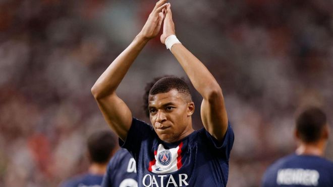 国足友谊赛战胜韩国展现新阵容（国足热身赛力克韩国，全新阵容亮相）