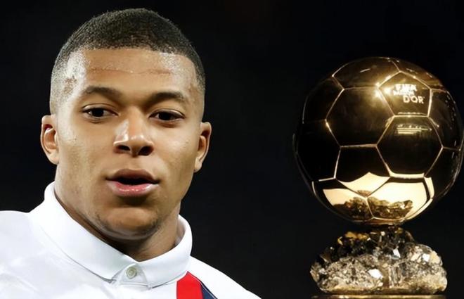 曼联加快与皇马球星的谈判，力图签下这位状态火热的球星。（曼联加速与皇马球星谈判，力争签下这位状态正佳的球星）